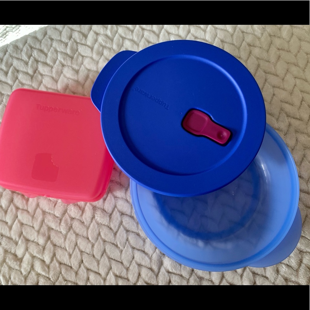 TUPPERWARE 2PCS - Picture 2 of 3